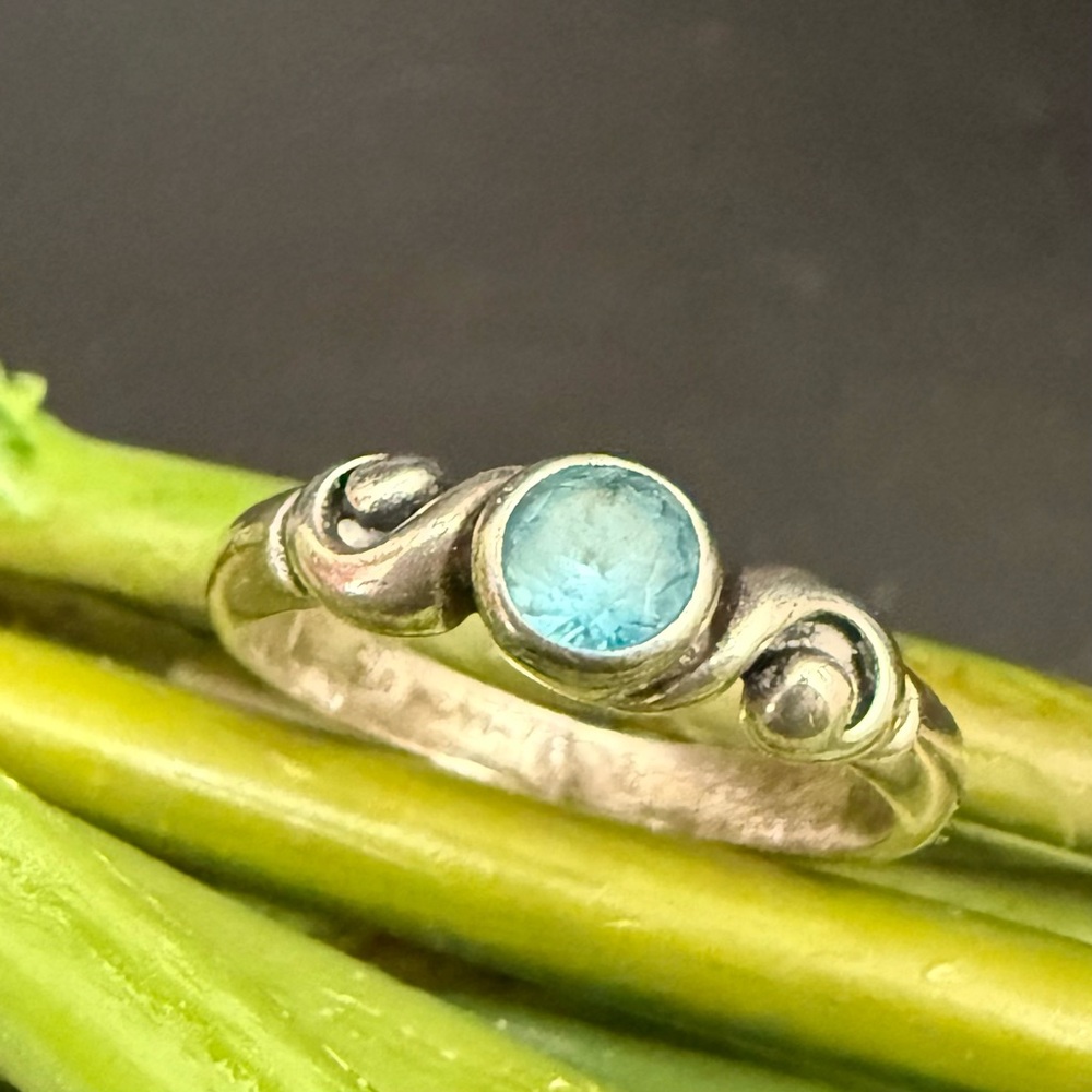 Vintage 925 BASK Sterling Silver Blue Topaz Scroll Band Ring Size 5.5